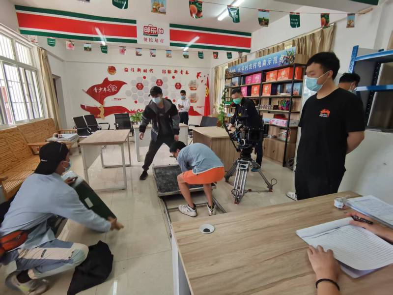 追星女孩心理学分析报告：万山区广告片拍摄公司揭秘饭圈应援式传播逻辑